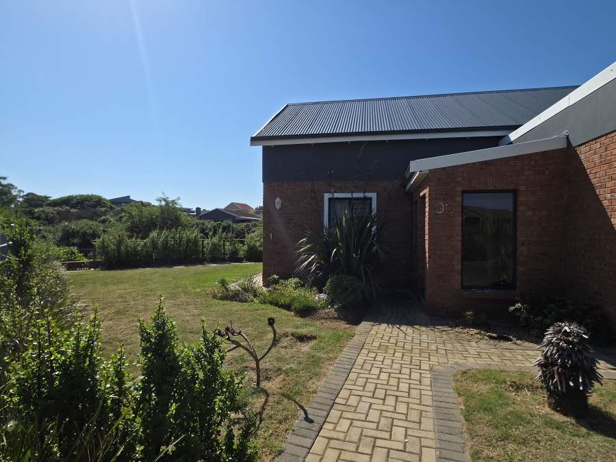 5 Bedroom Property for Sale in Noorsekloof Eastern Cape